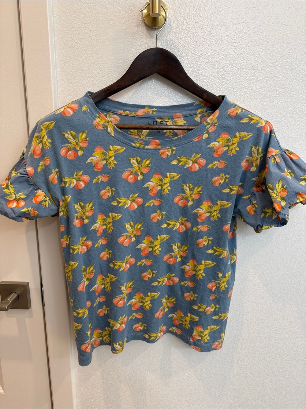 LOFT Blue Peach-Print Puff Sleeve Tee